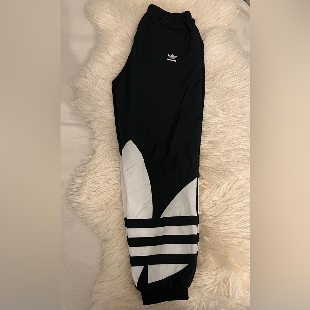Men’s Adidas track pants size medium